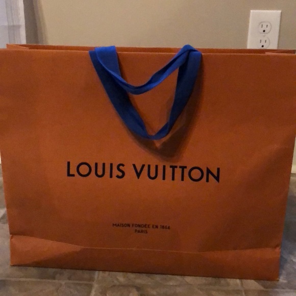 Louis Vuitton Paper-bag - Picture 2 of 5